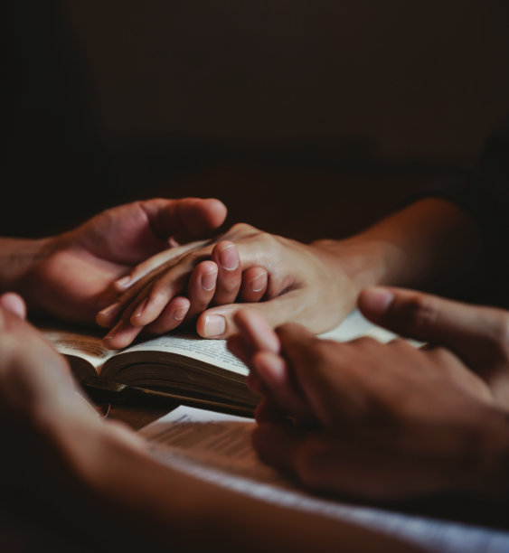 people praying